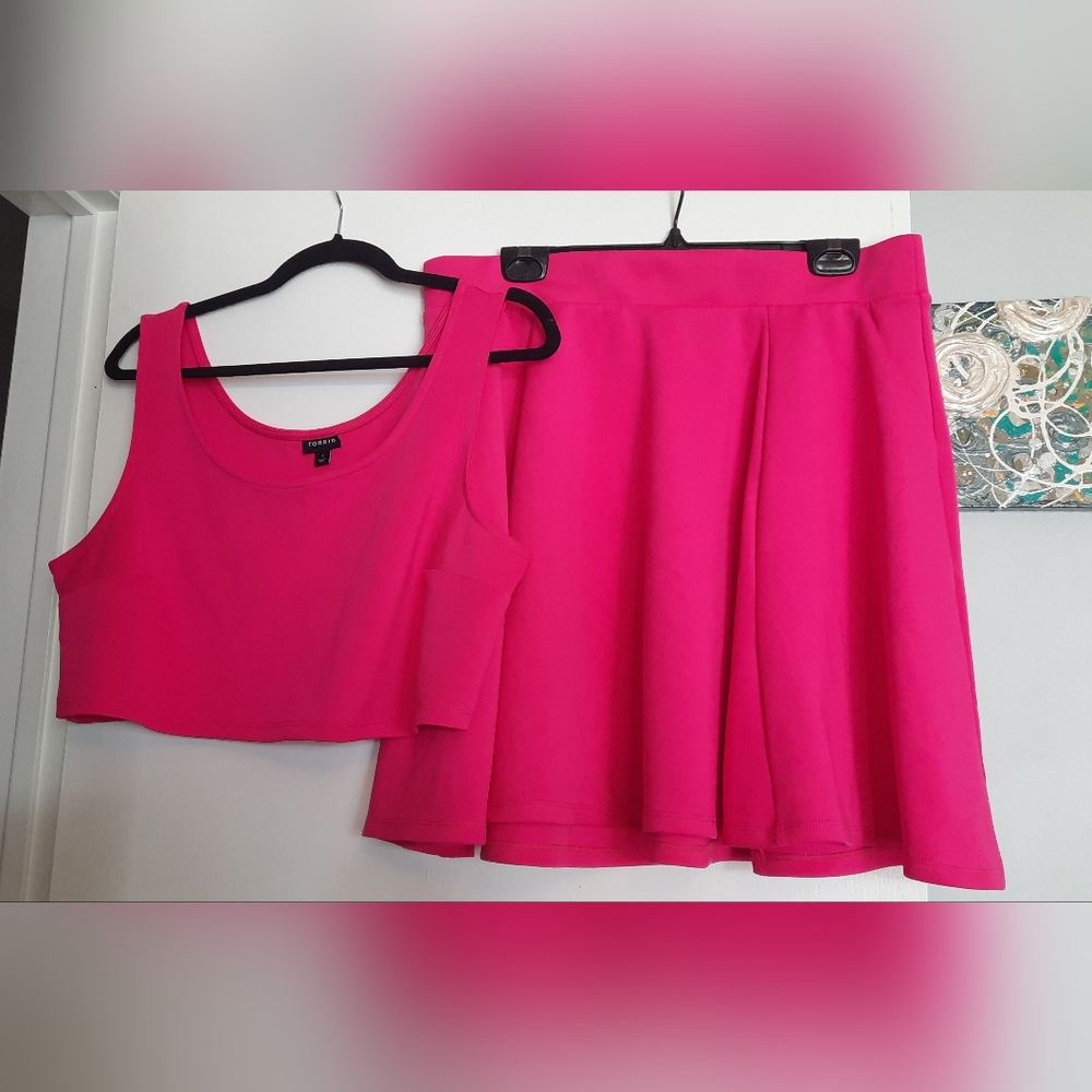 Hot pink Torrid 1x top and skirt set